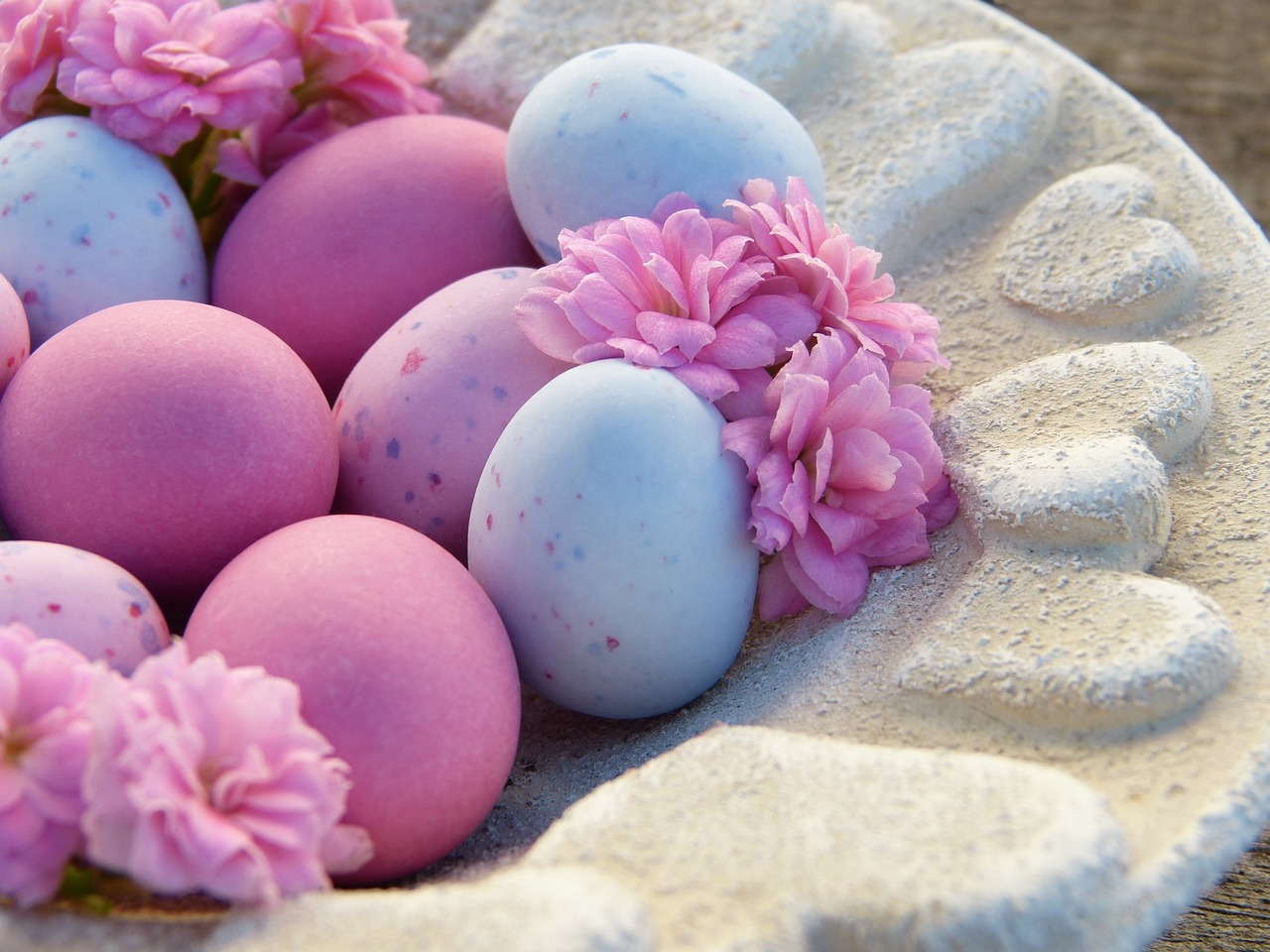 Efficient mining operations easter eggs, pink, light blue, shell, heart, macro, eggs, nature, easter, easter festival, easter theme, greeting card, invitation, egg hunt, give a gift, love, in love, spring, easter greeting, easter decorations